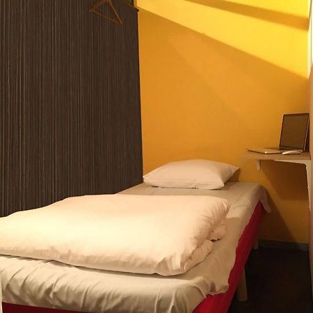 Guest House Chadapon Tokyo Bagian luar foto